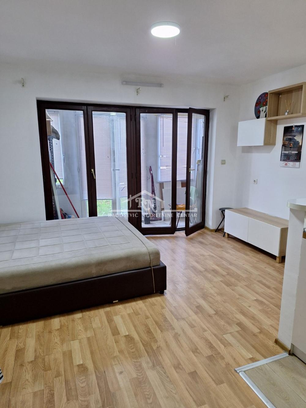 Stan na prodaju u Beogradu, Kaluđerica, jednoiposoban, 38m2, cena 66000 evra