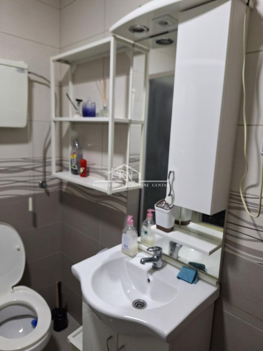 Stan na prodaju u Beogradu, Kaluđerica, jednoiposoban, 38m2, cena 66000 evra