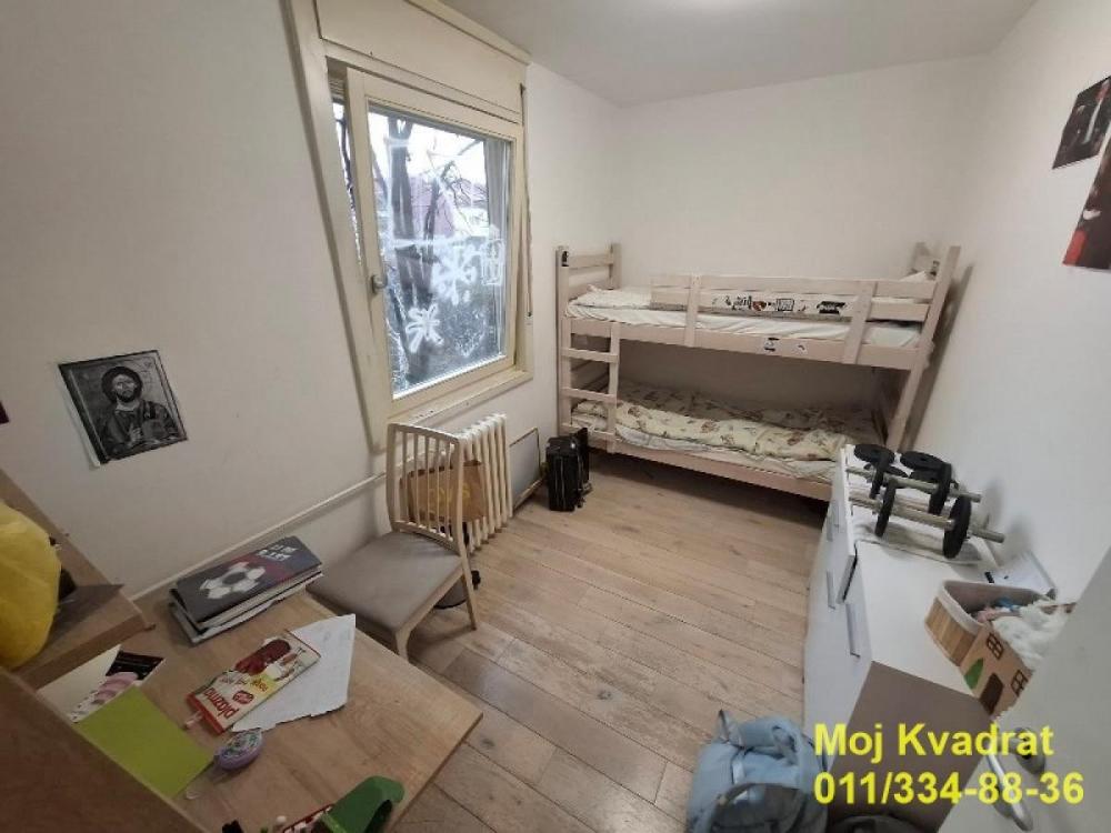 Stan na prodaju u Beogradu, Čukarica, trosoban, 84m2, cena 235000 evra