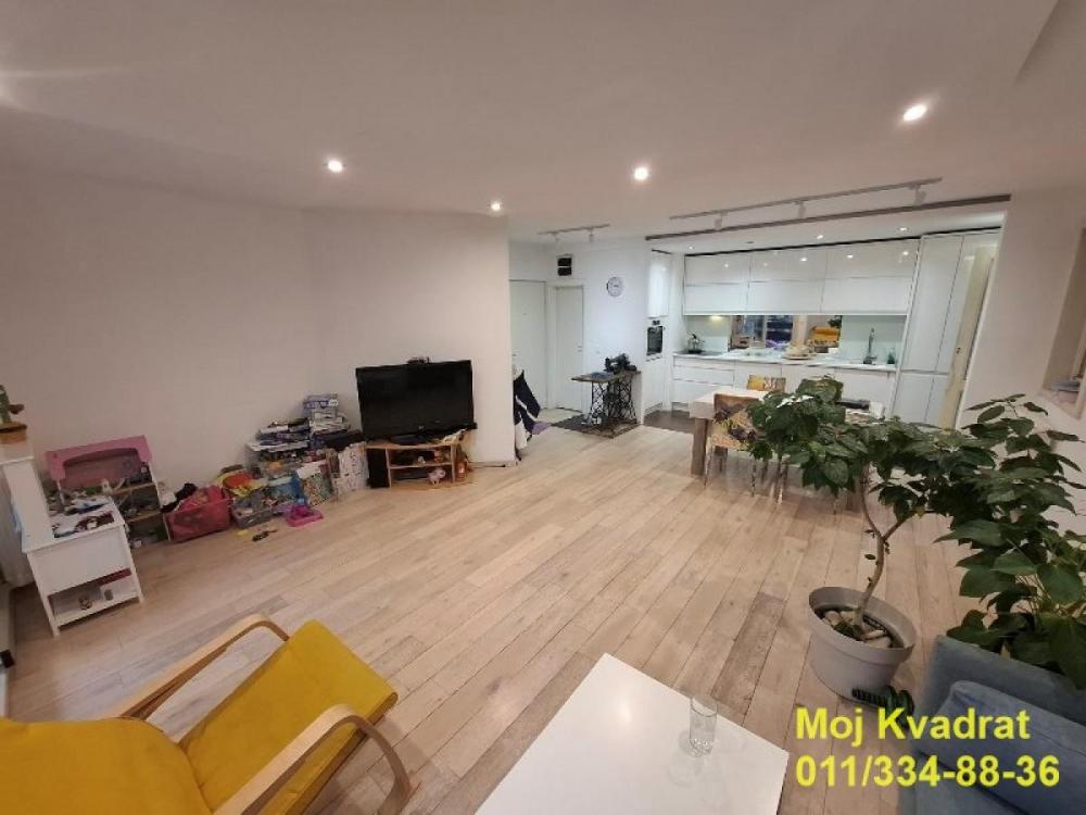 Stan na prodaju u Beogradu, Čukarica, trosoban, 84m2, cena 235000 evra