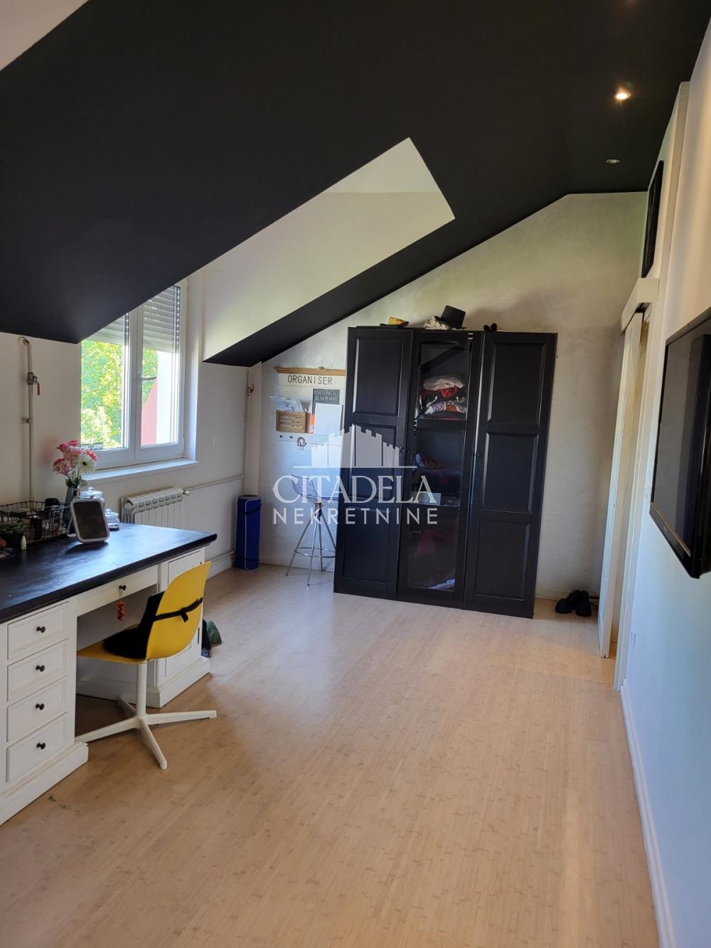 Stan na prodaju u Beogradu, Voždovac, cetvorosoban, 138m2, cena 455400 evra