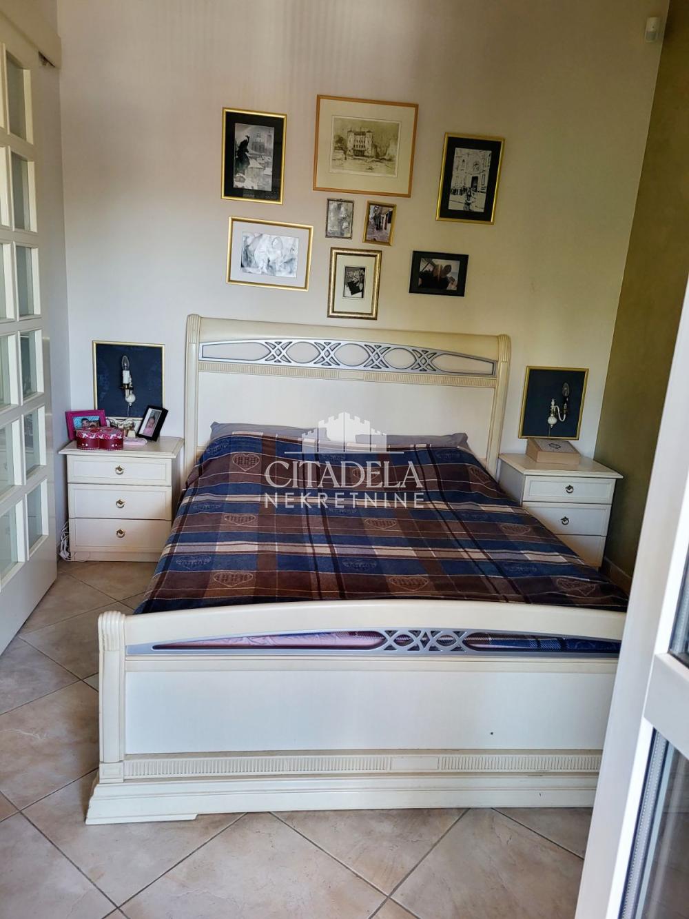 Stan na prodaju u Beogradu, Voždovac, cetvorosoban, 138m2, cena 455400 evra