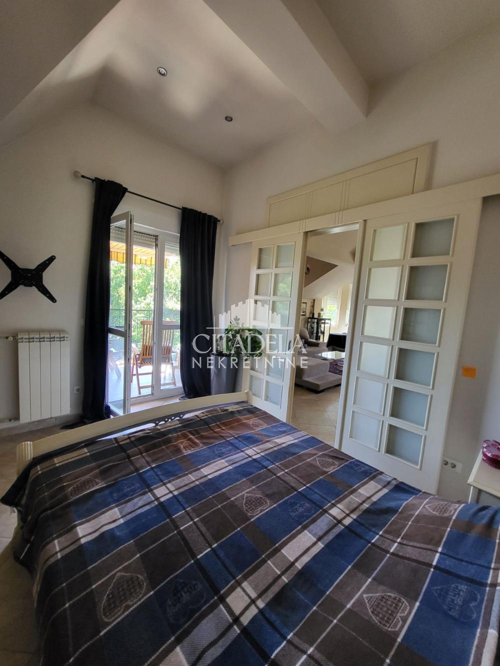 Stan na prodaju u Beogradu, Voždovac, cetvorosoban, 138m2, cena 455400 evra