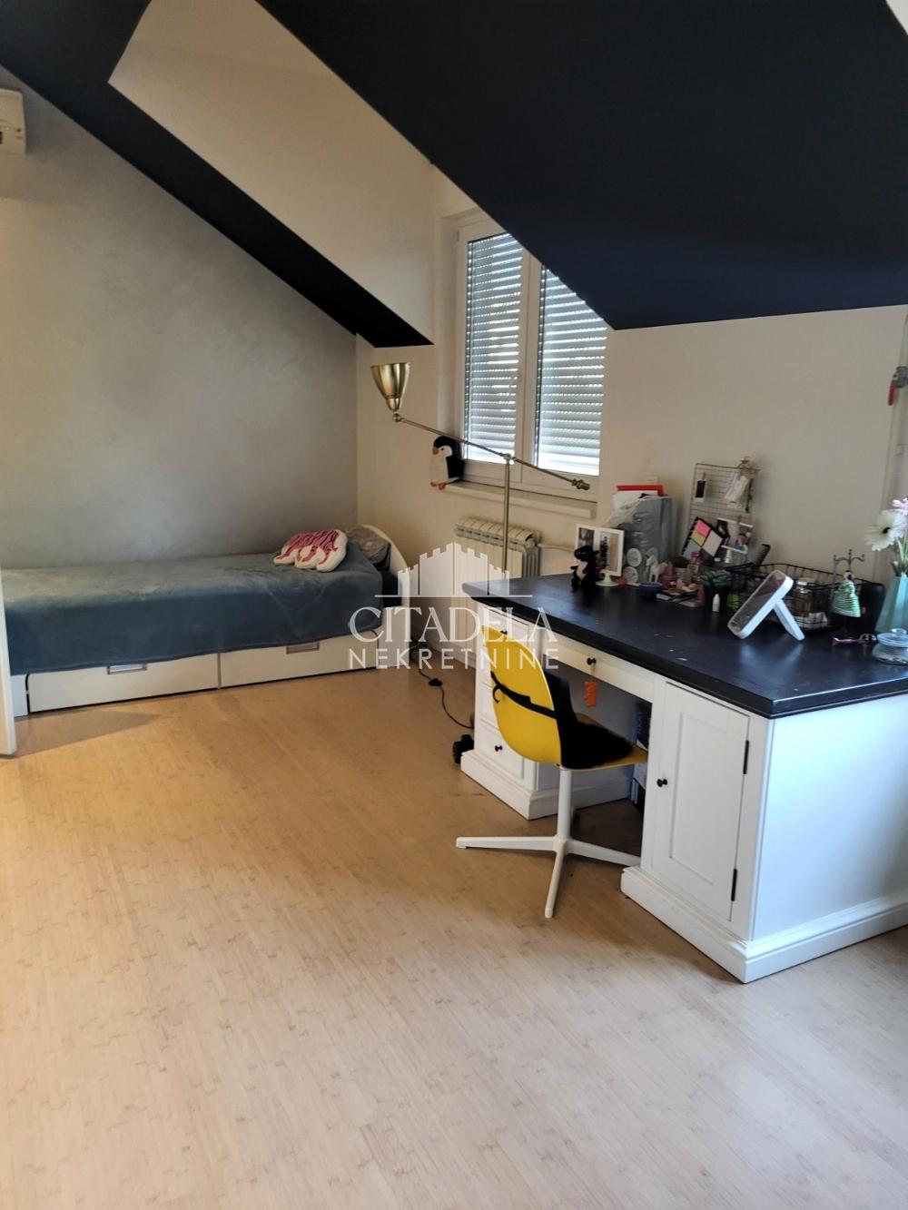 Stan na prodaju u Beogradu, Voždovac, cetvorosoban, 138m2, cena 455400 evra