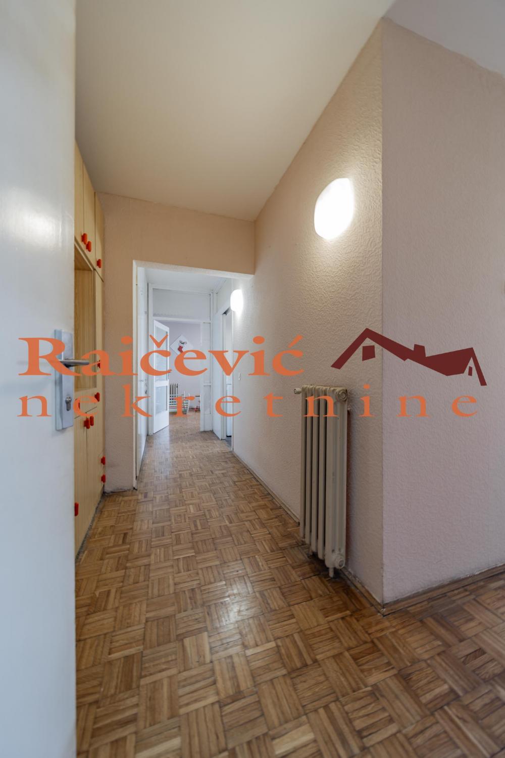 Stan na prodaju u Beogradu, Novi Beograd blok 61, dvosoban, 67m2, cena 205000 evra