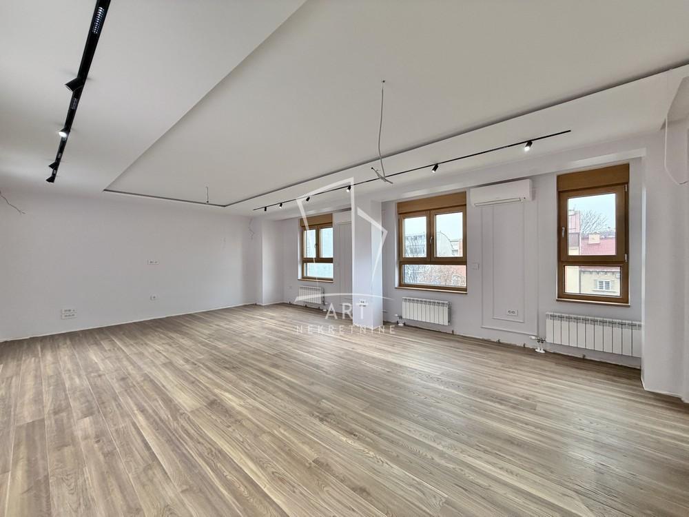 Stan na prodaju u Beogradu, Kalenić pijaca, cetvorosoban, 141m2, cena 640000 evra