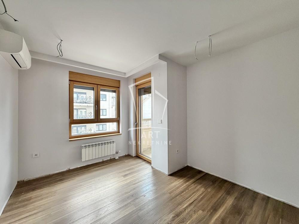 Stan na prodaju u Beogradu, Kalenić pijaca, cetvorosoban, 141m2, cena 640000 evra