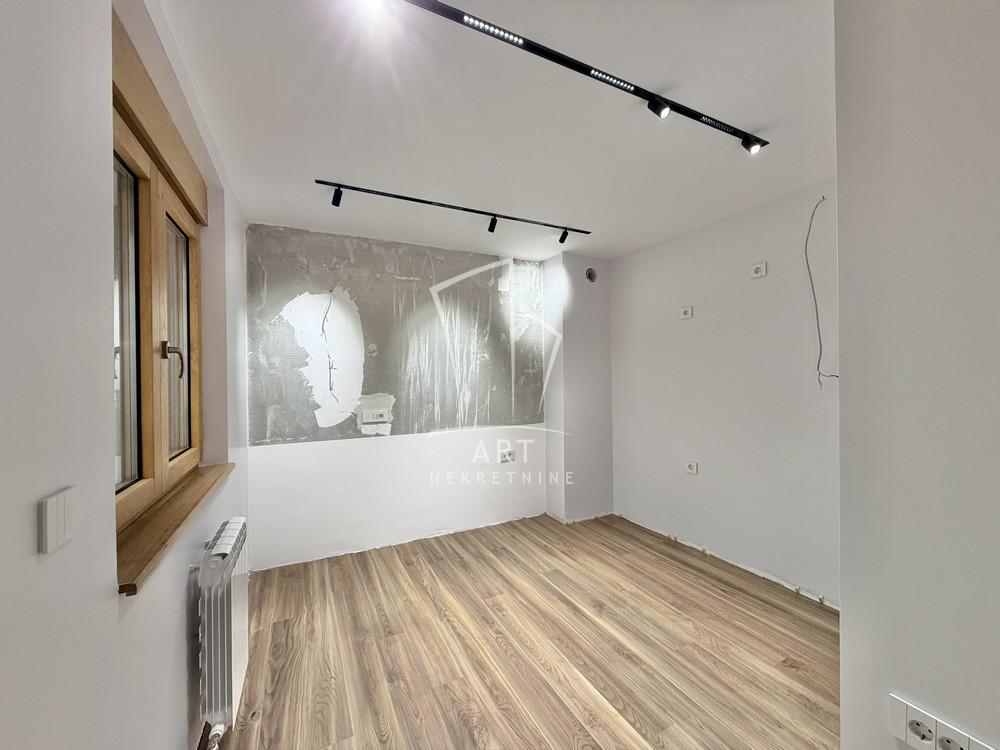 Stan na prodaju u Beogradu, Kalenić pijaca, cetvorosoban, 141m2, cena 640000 evra