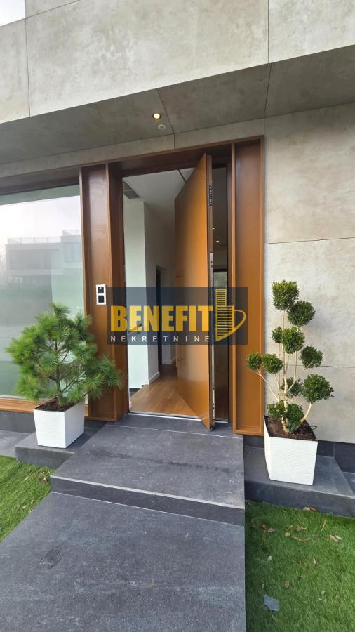 Stan na prodaju u Beogradu, Dedinje, 338m2, cena 1350000 evra