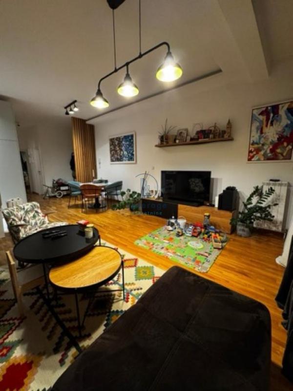 Stan na prodaju u Beogradu, Cvetkova pijaca, trosoban, 75m2, cena 270000 evra