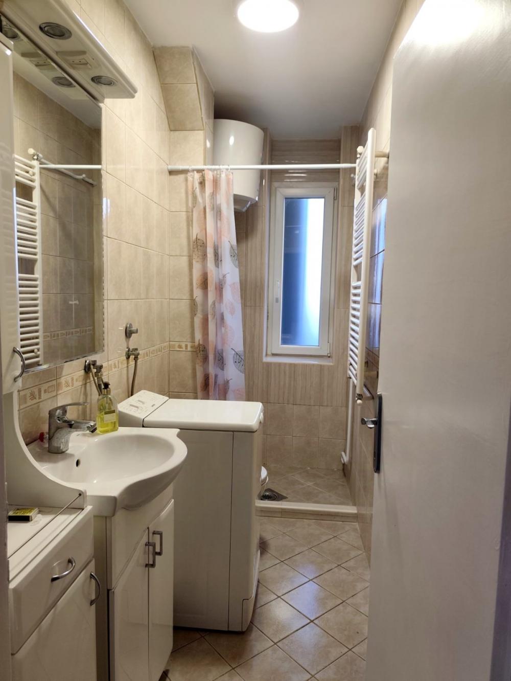 Stan na prodaju u Beogradu, Novi Beograd blok 11C (Stari Merkator), dvosoban, 50m2, cena 650 evra