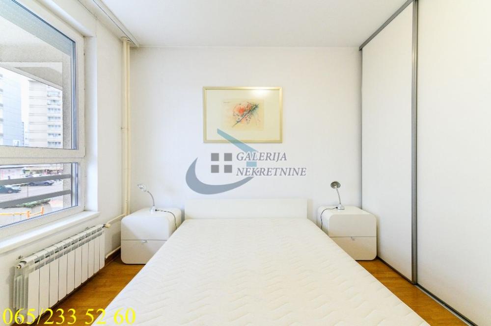 Stan na prodaju u Beogradu, Novi Beograd, dvosoban, 56m2, cena 229000 evra