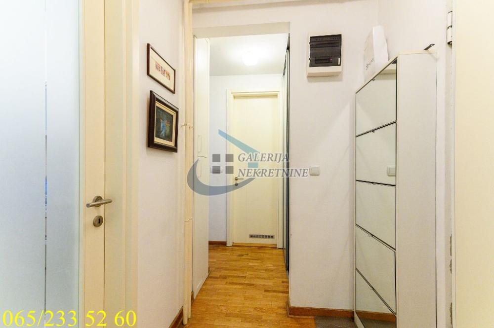 Stan na prodaju u Beogradu, Novi Beograd, dvosoban, 56m2, cena 229000 evra