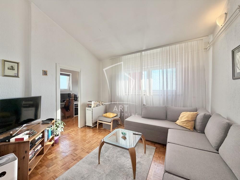 Stan na prodaju u Beogradu, Rakovica, dvoiposoban, 64m2, cena 136000 evra