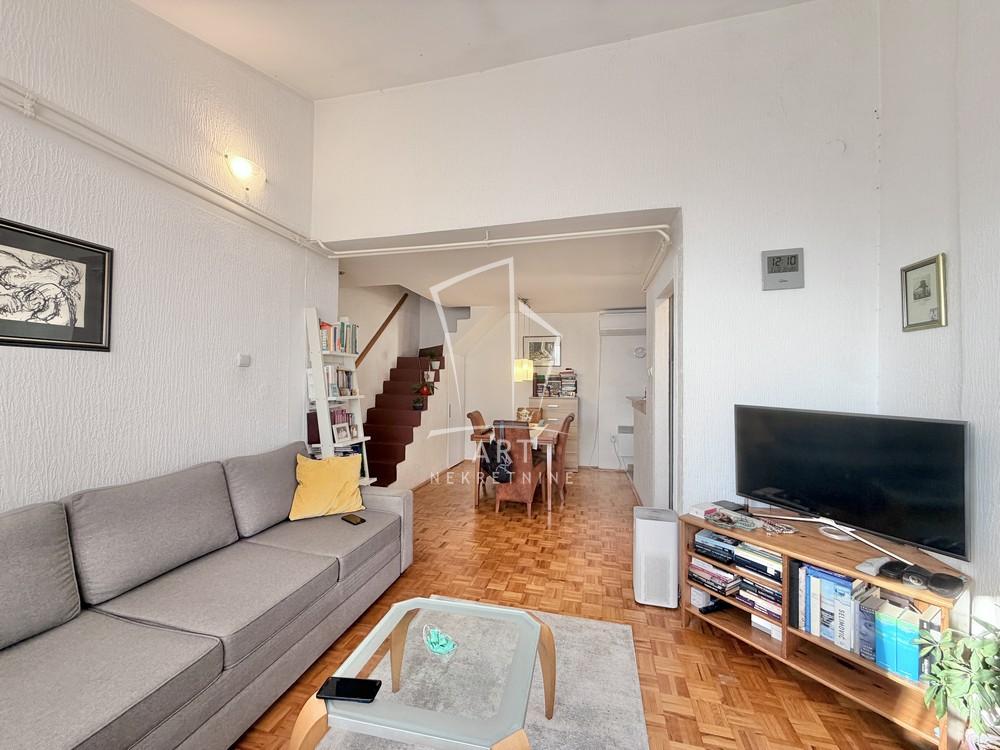 Stan na prodaju u Beogradu, Rakovica, dvoiposoban, 64m2, cena 136000 evra