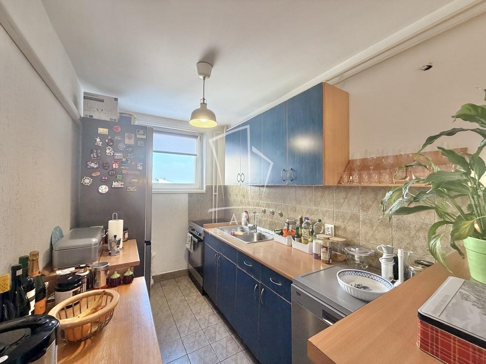 Stan na prodaju u Beogradu, Rakovica, dvoiposoban, 64m2, cena 136000 evra