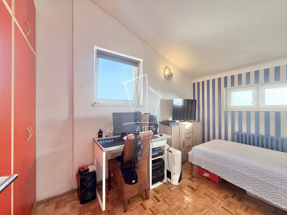 Stan na prodaju u Beogradu, Rakovica, dvoiposoban, 64m2, cena 136000 evra