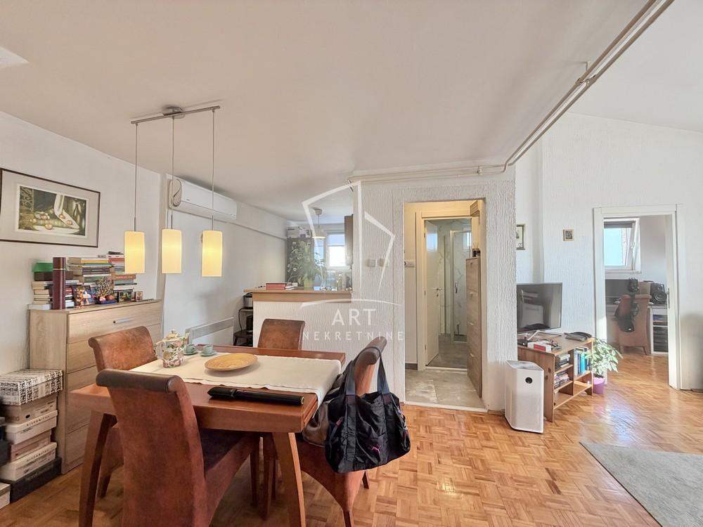 Stan na prodaju u Beogradu, Rakovica, dvoiposoban, 64m2, cena 136000 evra