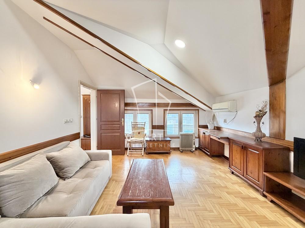 Stan na prodaju u Beogradu, Dušanovac, dvoiposoban, 73m2, cena 178850 evra