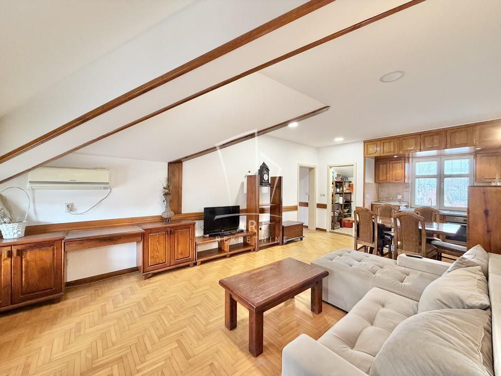 Stan na prodaju u Beogradu, Dušanovac, dvoiposoban, 73m2, cena 178850 evra