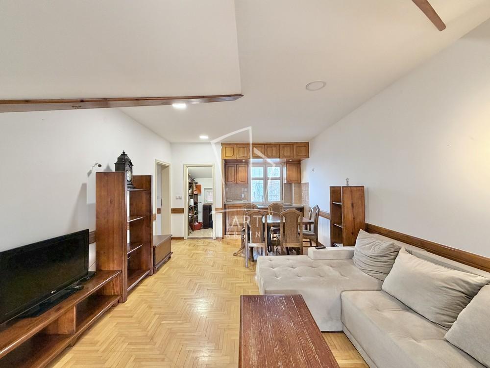 Stan na prodaju u Beogradu, Dušanovac, dvoiposoban, 73m2, cena 178850 evra