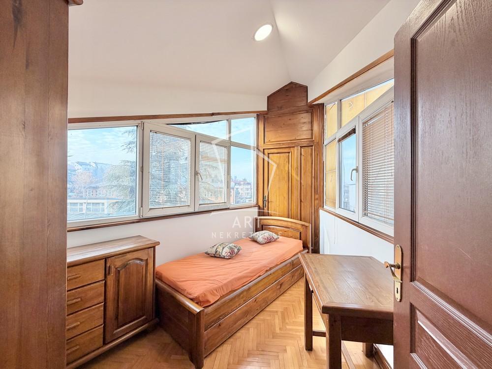 Stan na prodaju u Beogradu, Dušanovac, dvoiposoban, 73m2, cena 178850 evra