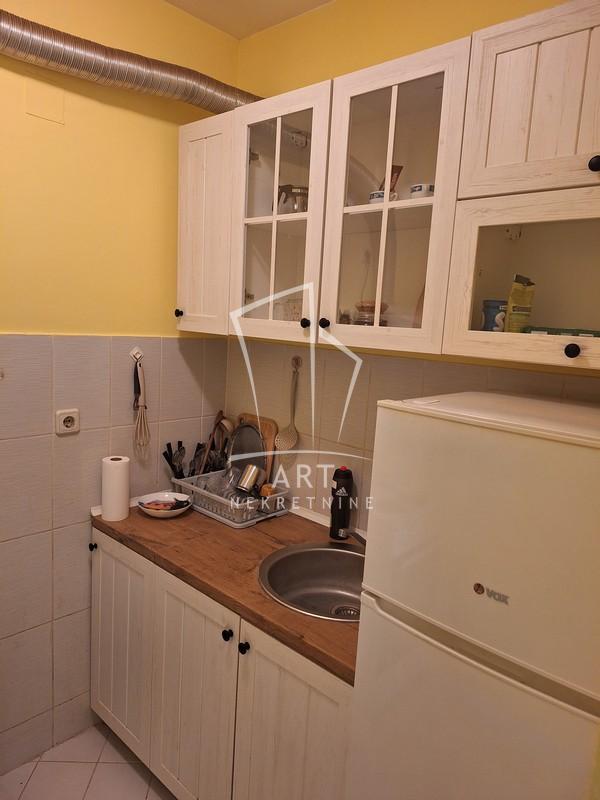 Stan na prodaju u Beogradu, Zvezdara, jednoiposoban, 48m2, cena 130000 evra