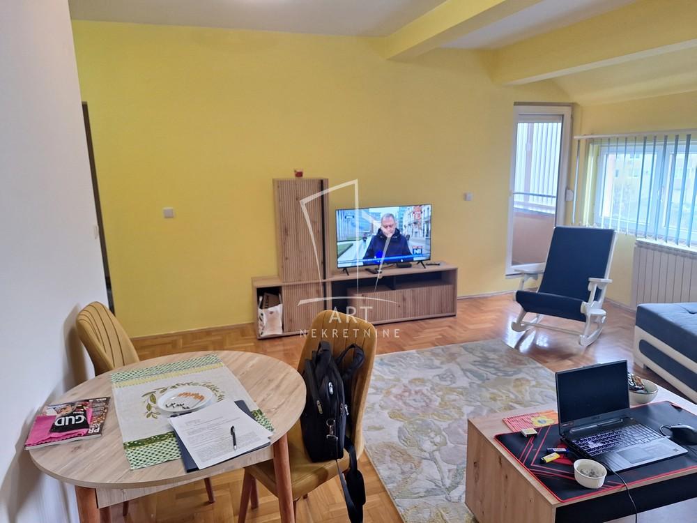 Stan na prodaju u Beogradu, Zvezdara, jednoiposoban, 48m2, cena 130000 evra