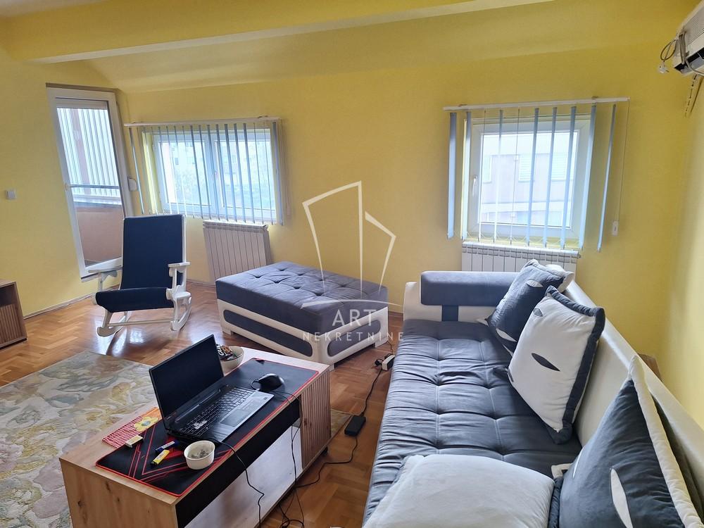 Stan na prodaju u Beogradu, Zvezdara, jednoiposoban, 48m2, cena 130000 evra