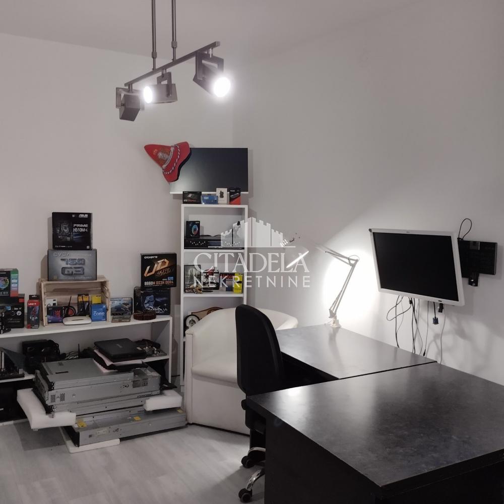 Stan na prodaju u Beogradu, Čukarica, dvoiposoban, 56m2, cena 150000 evra