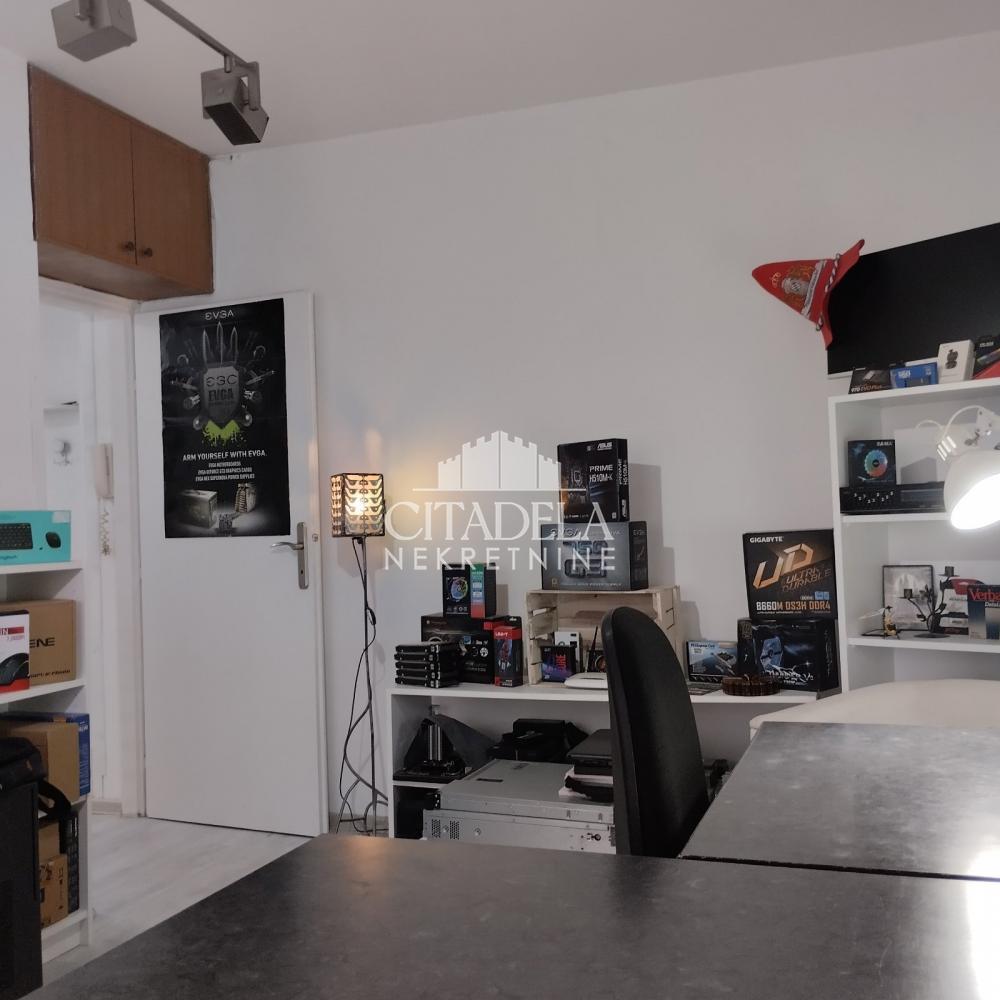 Stan na prodaju u Beogradu, Čukarica, dvoiposoban, 56m2, cena 150000 evra