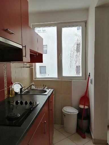 Stan na prodaju u Beogradu, Karaburma, trosoban, 50m2, cena 149000 evra