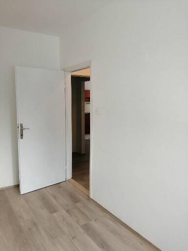 Stan na prodaju u Beogradu, Karaburma, trosoban, 50m2, cena 149000 evra