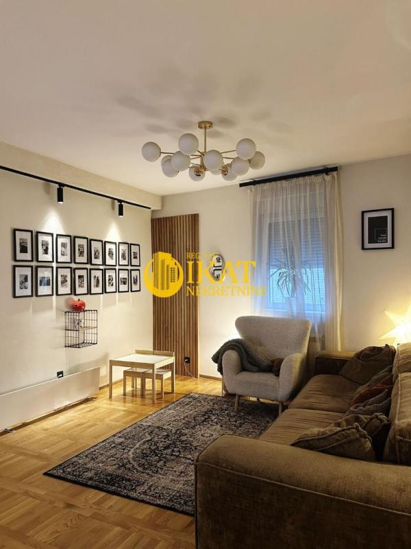 Stan na prodaju u Beogradu, Vračar, dvoiposoban, 74m2, cena 265000 evra