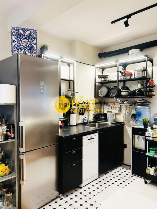 Stan na prodaju u Beogradu, Vračar, dvoiposoban, 74m2, cena 265000 evra