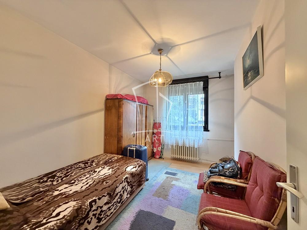 Stan na prodaju u Beogradu, Banovo brdo, trosoban, 74m2, cena 281000 evra