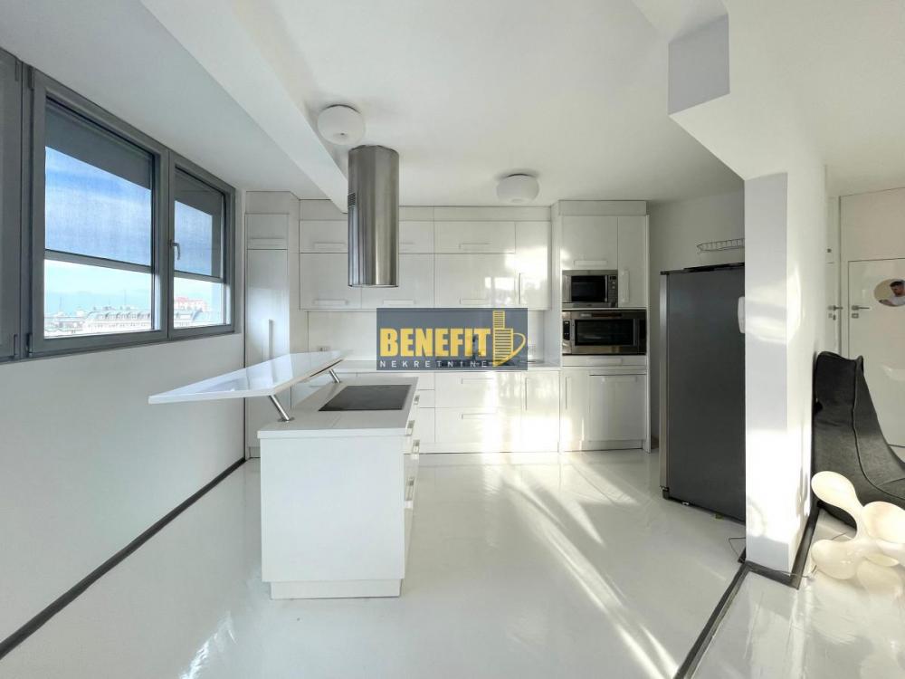 Stan na prodaju u Beogradu, Tašmajdan, cetvorosoban, 244m2, cena 900000 evra