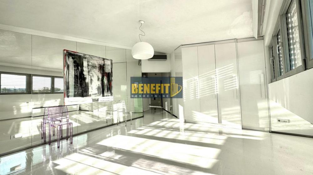 Stan na prodaju u Beogradu, Tašmajdan, cetvorosoban, 244m2, cena 900000 evra