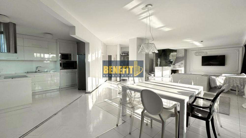 Stan na prodaju u Beogradu, Tašmajdan, cetvorosoban, 244m2, cena 900000 evra