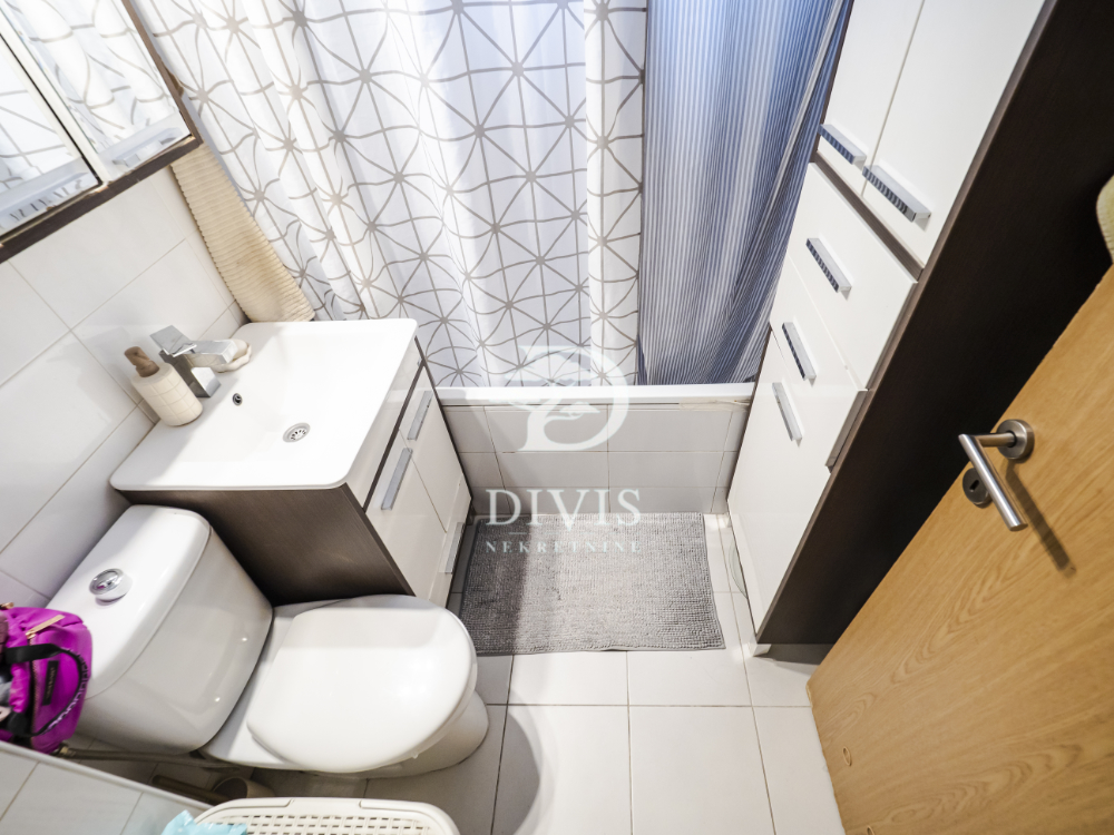 Stan na prodaju u Beogradu, Voždovac,Autokomanda, trosoban, 70m2, cena 282000 evra