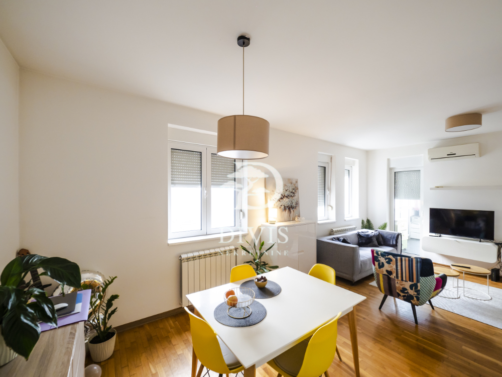 Stan na prodaju u Beogradu, Voždovac,Autokomanda, trosoban, 70m2, cena 282000 evra