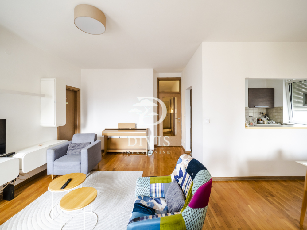 Stan na prodaju u Beogradu, Voždovac,Autokomanda, trosoban, 70m2, cena 282000 evra