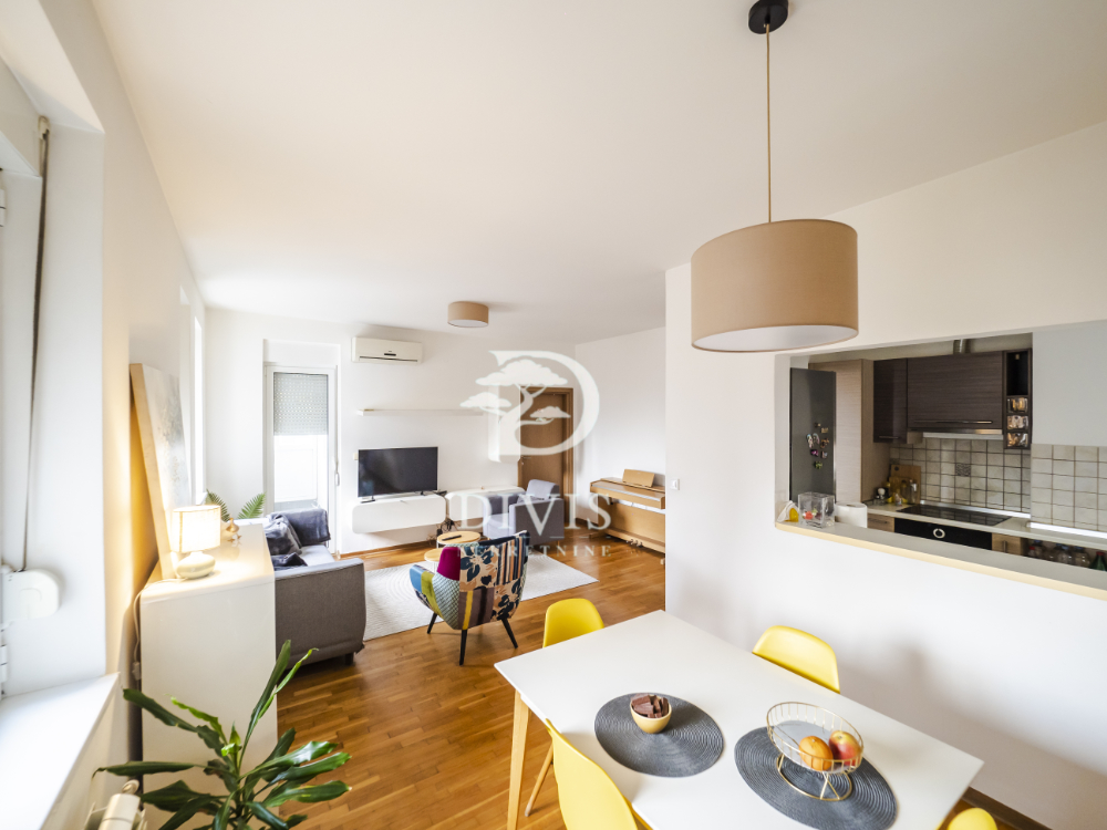 Stan na prodaju u Beogradu, Voždovac,Autokomanda, trosoban, 70m2, cena 282000 evra