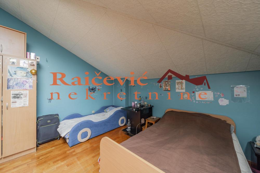 Stan na prodaju u Beogradu, Profesorska kolonija, cetvorosoban, 160m2, cena 300000 evra