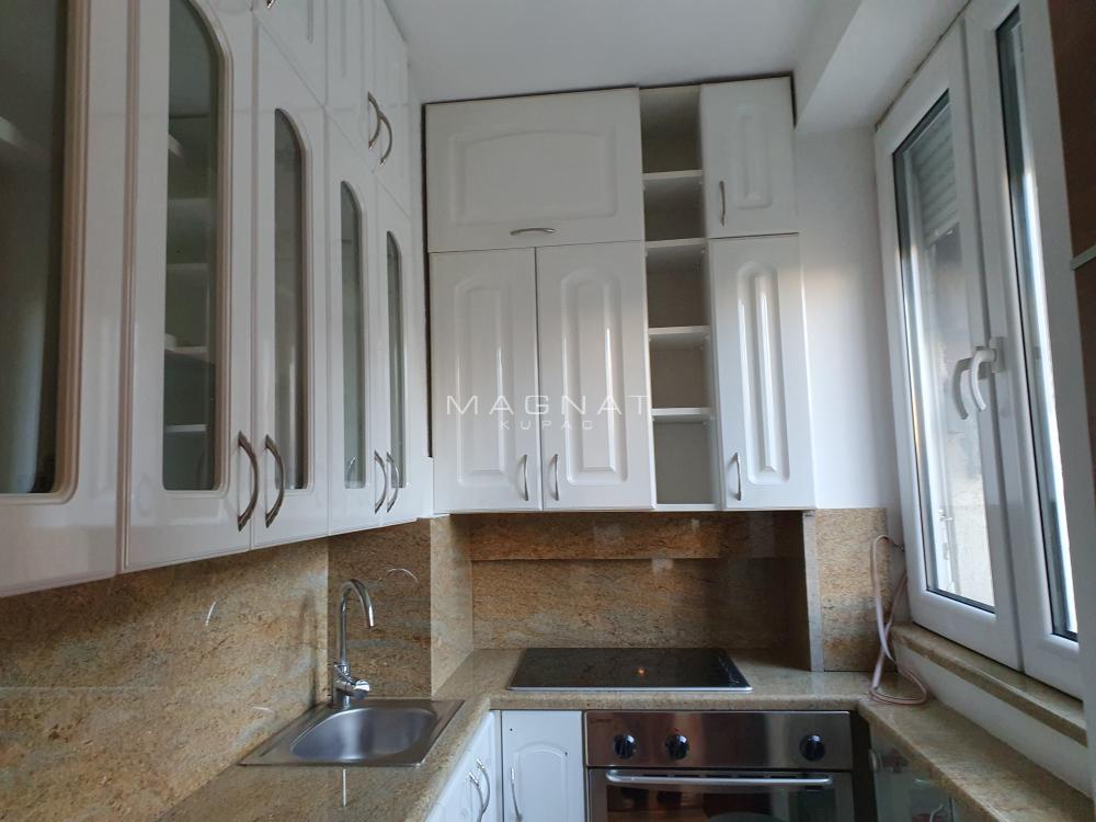 Stan na prodaju u Beogradu, Stari grad, jednoiposoban, 37m2, cena 240000 evra