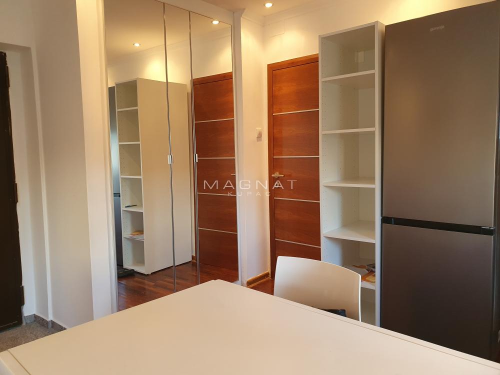 Stan na prodaju u Beogradu, Stari grad, jednoiposoban, 37m2, cena 240000 evra