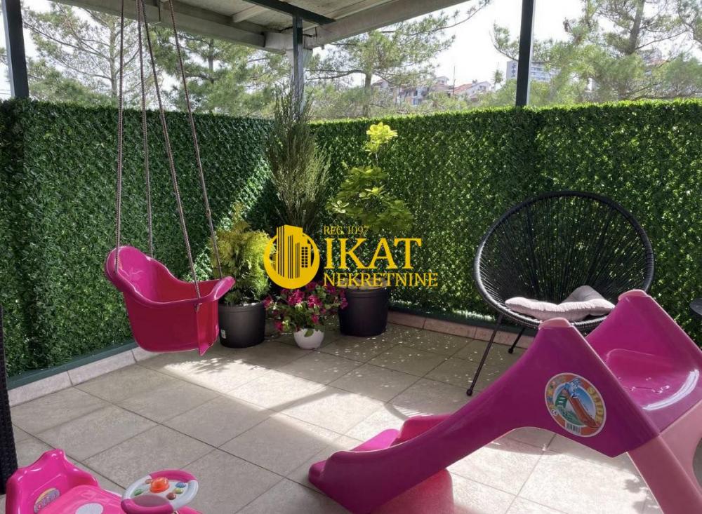 Stan na prodaju u Beogradu, Voždovac, trosoban, 90m2, cena 230000 evra