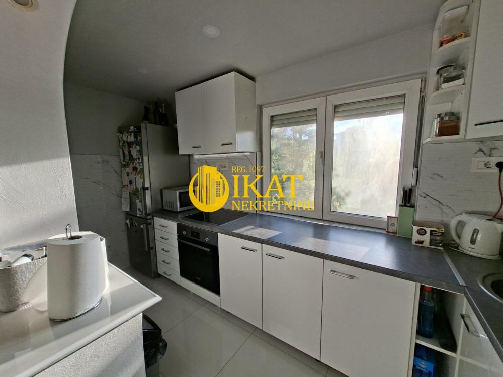 Stan na prodaju u Beogradu, Voždovac, trosoban, 90m2, cena 230000 evra