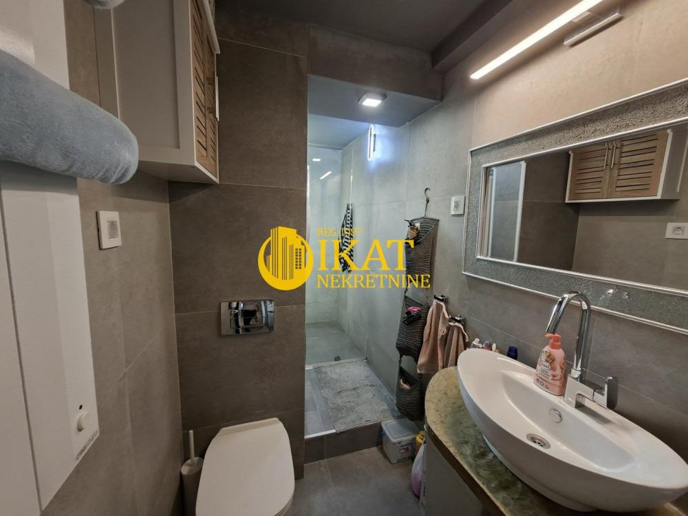 Stan na prodaju u Beogradu, Voždovac, trosoban, 90m2, cena 230000 evra