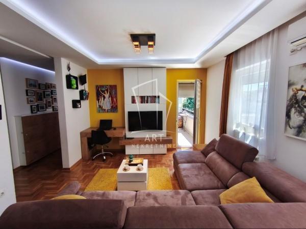 Stan na prodaju u Beogradu, Cvetanova ćuprija, trosoban, 57m2, cena 149900 evra